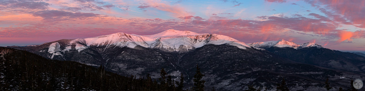 Sunrise panorama of the eastern side of Mount Washington, New Hampshire